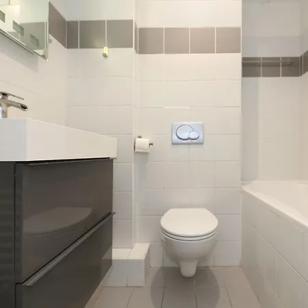 Appartamento Service - En Face Du Musee - 5 *