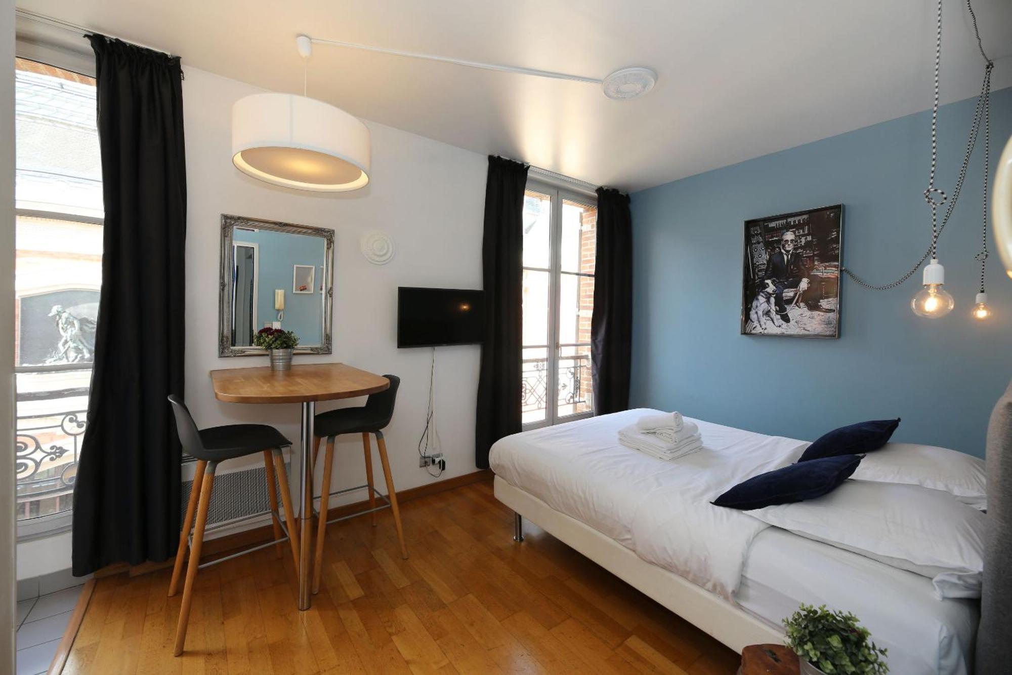 Service - En Face Du Musee - 5 * Parigi
